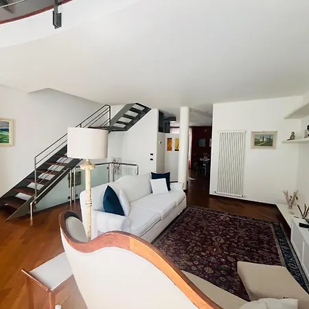 La Dolce Loft * فياريجيو